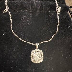 Elegant Silver Pendant Necklace